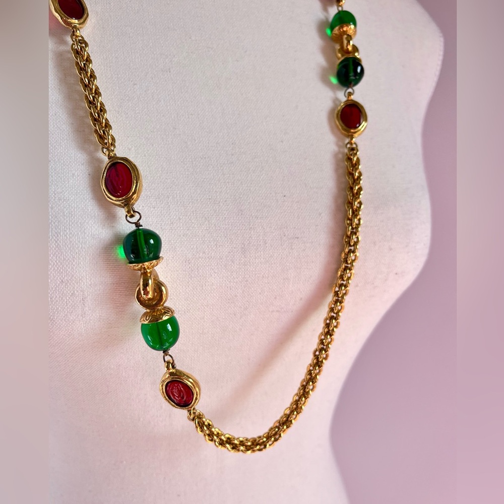 Chanel Gripoix Vintage red green glass 24k gold necklace. Rare! Authentic, EUC. - Picture 5 of 11